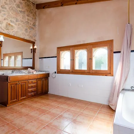Yourhouse Deulosal, In Rural House With Pool